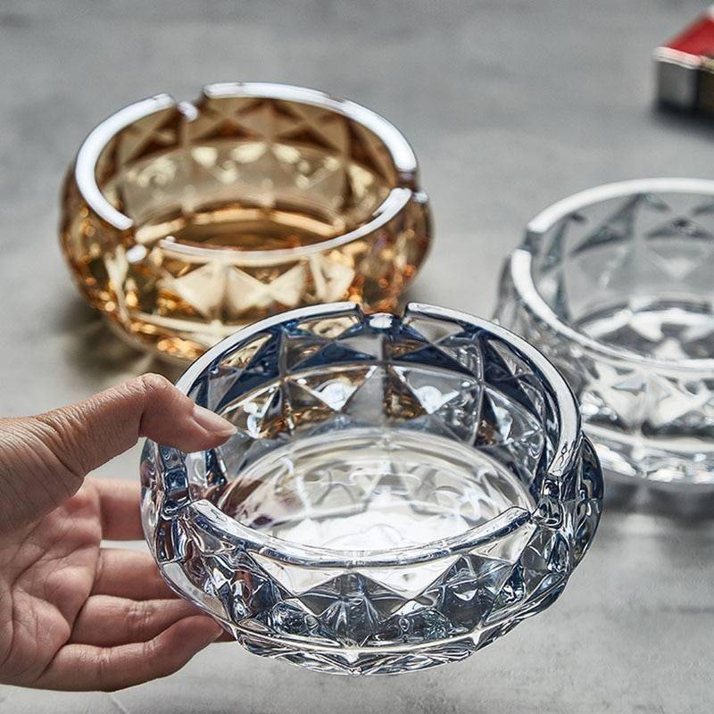 European Style Round Crystal Glass Ashtray European Style Round Crystal Glass Ashtray