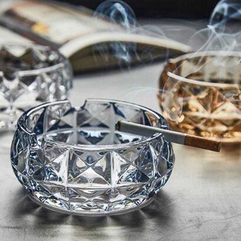 European Style Round Crystal Glass Ashtray European Style Round Crystal Glass Ashtray