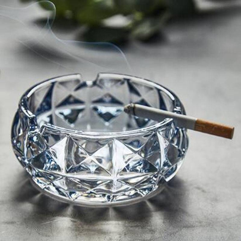European Style Round Crystal Glass Ashtray European Style Round Crystal Glass Ashtray