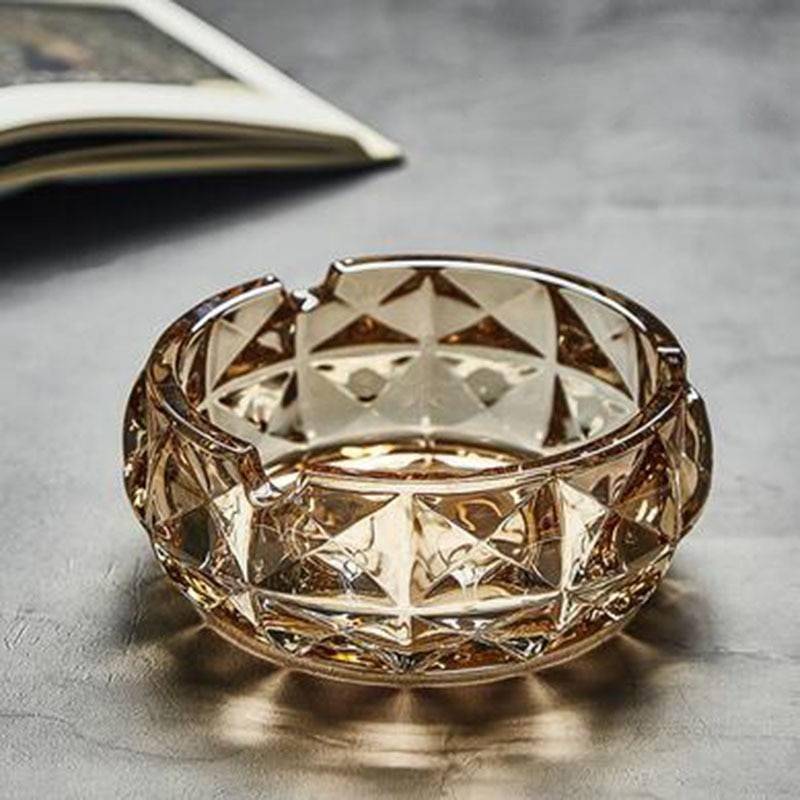 European Style Round Crystal Glass Ashtray European Style Round Crystal Glass Ashtray